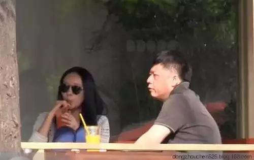 娱乐吃瓜说父母,揭秘明星父母的育儿经 第2张 娱乐吃瓜说父母,揭秘明星父母的育儿经 第2张