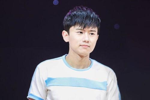 娱乐吃瓜男歌手,揭秘吃瓜男歌手的幕后故事 第2张 娱乐吃瓜男歌手,揭秘吃瓜男歌手的幕后故事 第2张