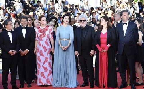 娱乐圈全员吃瓜文,揭秘明星背后的秘密与八卦 第2张 娱乐圈全员吃瓜文,揭秘明星背后的秘密与八卦 第2张